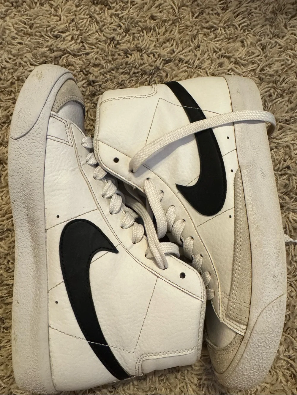 Nike Blazers 5Y black and white